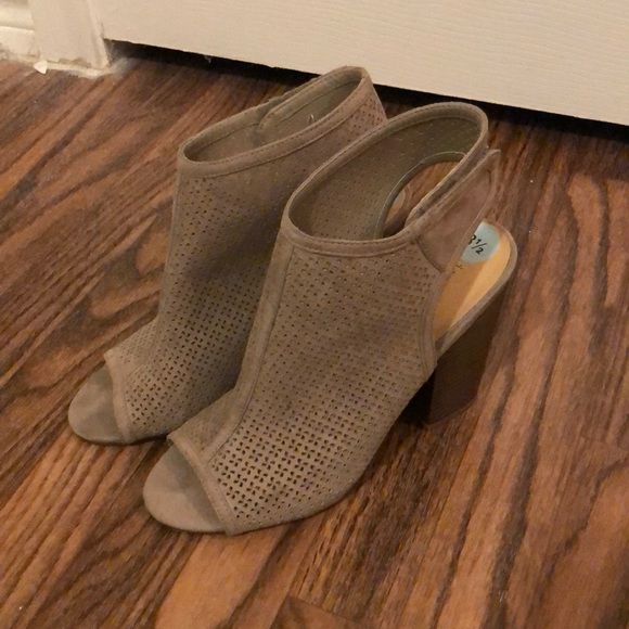 Heeled Sandals - Picture 5 of 5